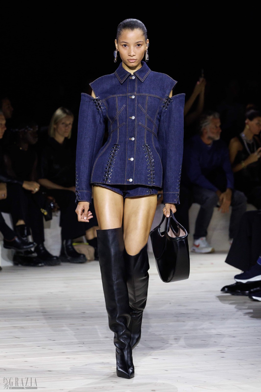 ceclb20231002130633.jpg LOOK 21-min.jpg