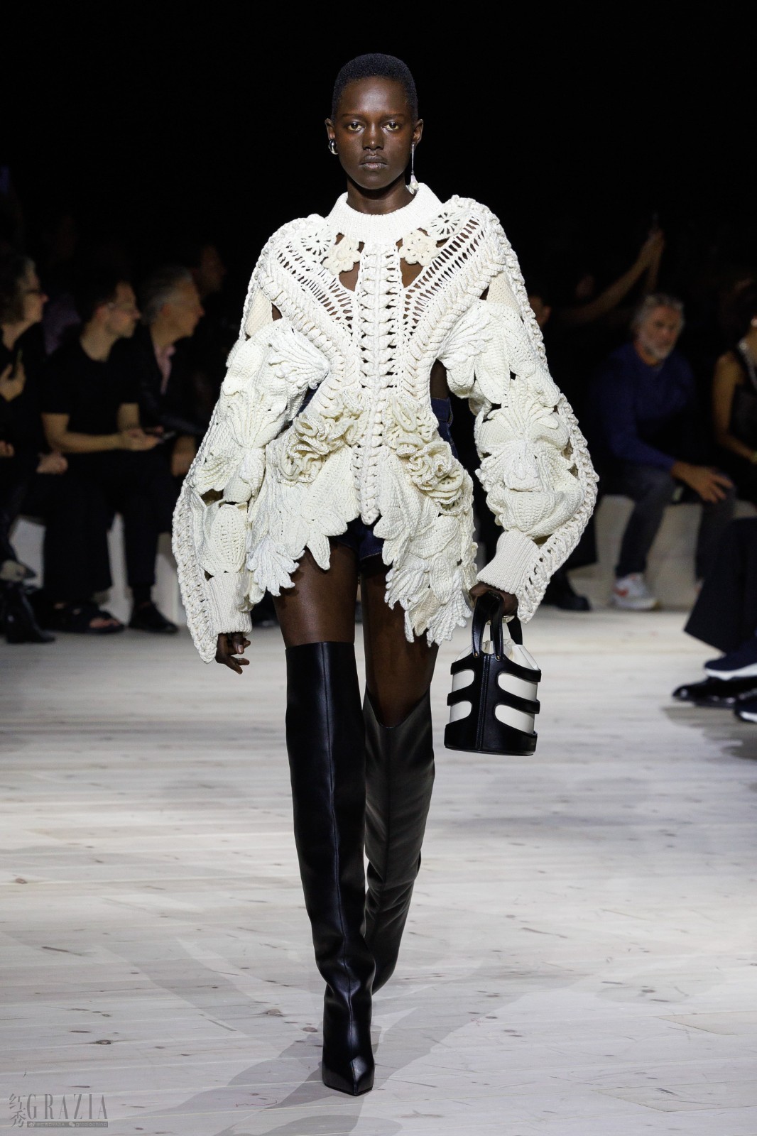 dnbdm20231002130848.jpg LOOK 23-min.jpg