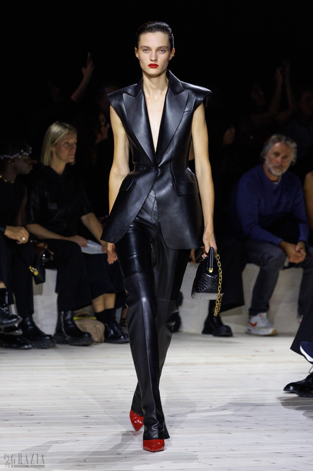 wwehv20231002130520.jpg LOOK 18-min.jpg