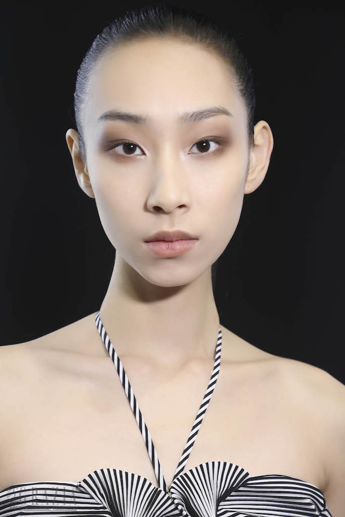 aincs20231020192039.JPG 妆容趋势 赤裸特攻 2.JPG
