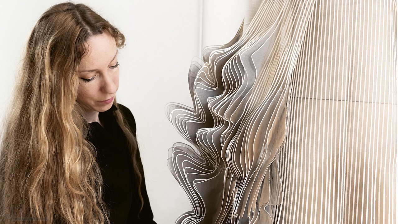 vsemq20231124151644.jpg Iris van Herpen.jpg