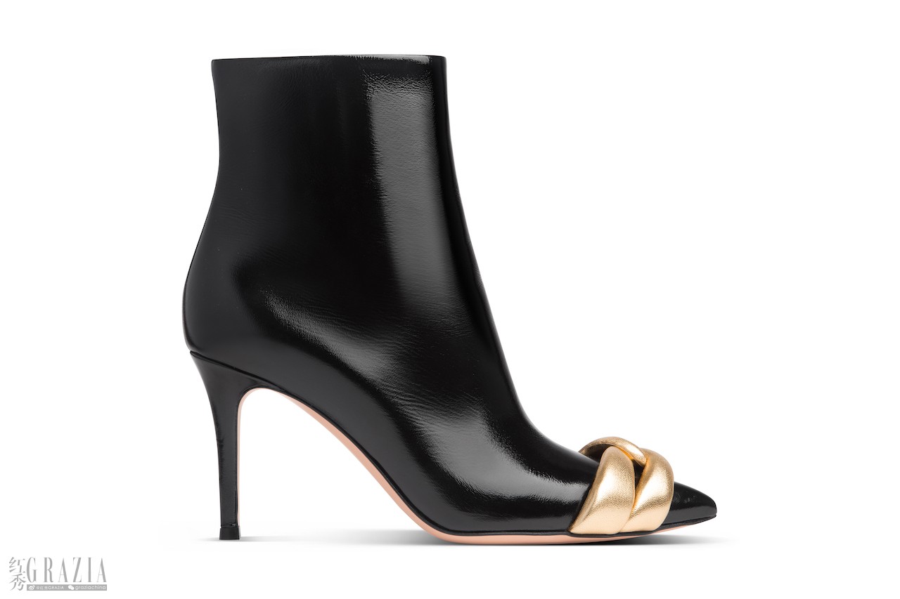 lvjlj20240227150525.jpg Gianvito Rossi LookBook_Preview_FW2425_01.jpg