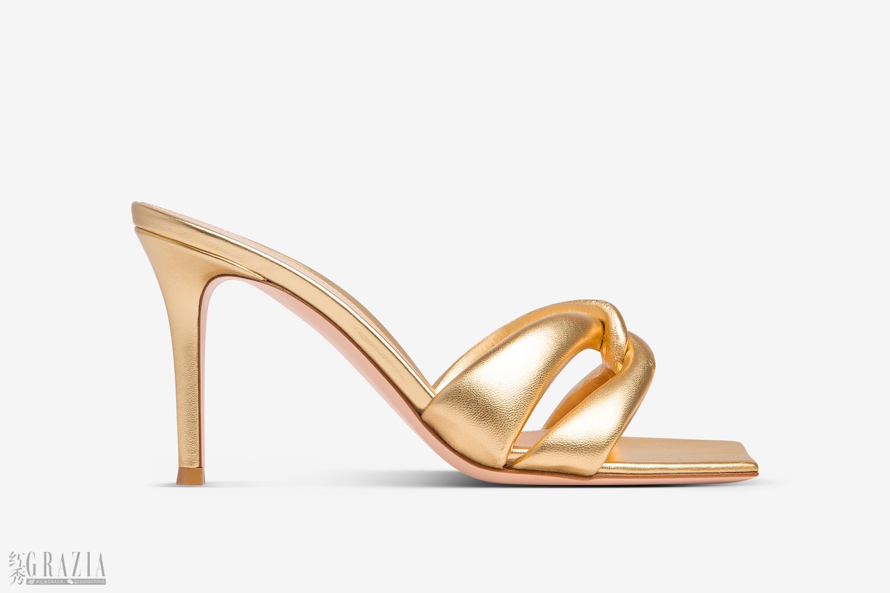 tgmeh20240227150514.jpg Gianvito Rossi LookBook_Preview_FW2425_02.jpg