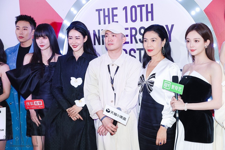 mwwaj20240321145225.jpg 17.众星助阵YES BY YESIR十周年“THE WAY道”高定艺术大秀.jpg