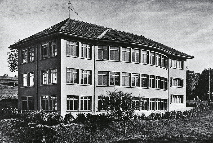 degni20240409163929.jpg Piaget_Manufacture.jpg