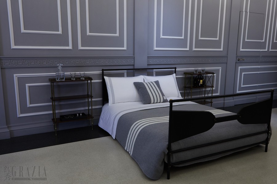 yyure20240418172636.jpg Thom_Browne_Milano2023_Home_Collection9444.jpg