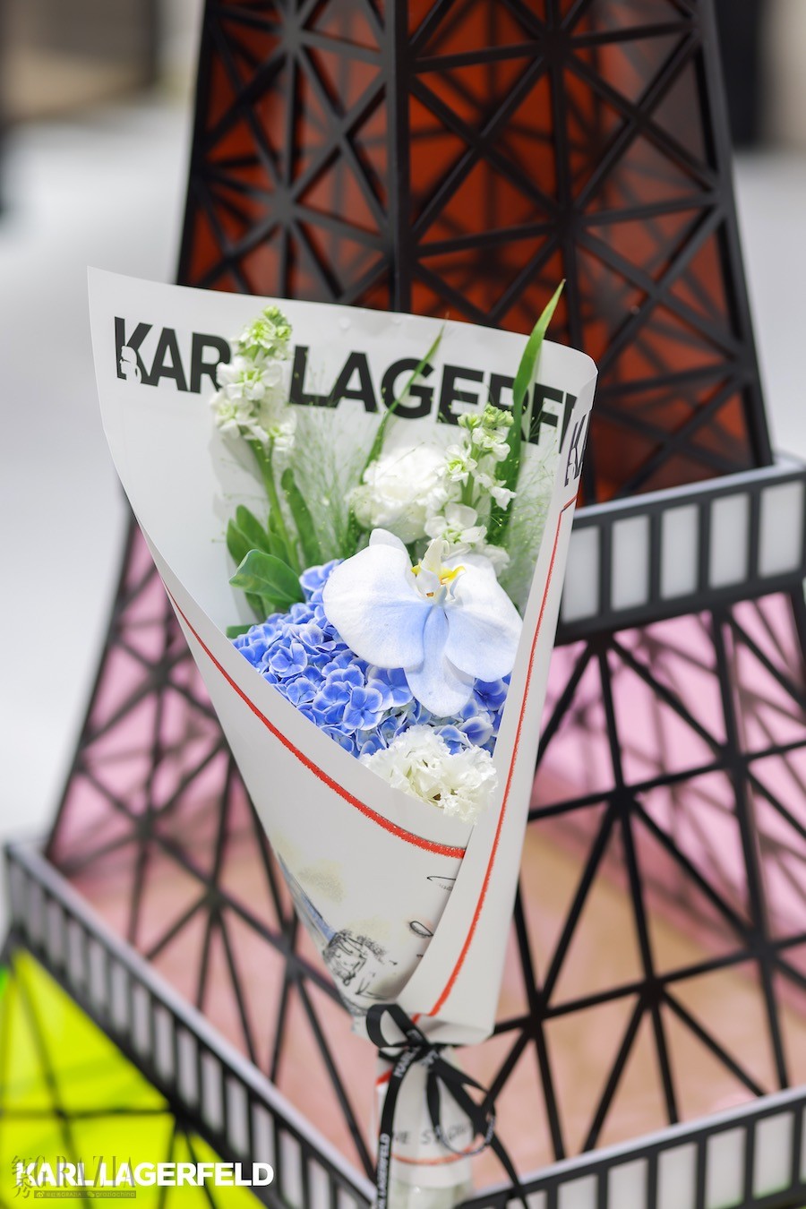 KARL+LAGERFELD法式报纸花束.jpg