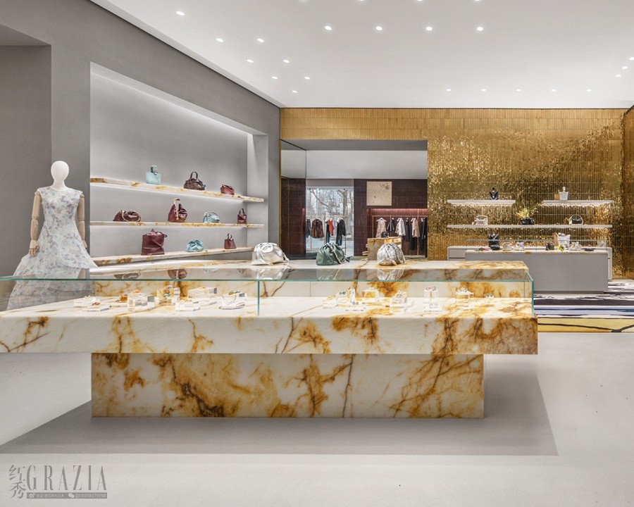 LOEWE_2025_CASA_LOEWE_SHANGHAI_STORE_IMAGES_RGB_CROPPED_5X4_3.jpg