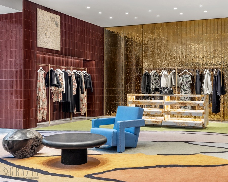 LOEWE_2025_CASA_LOEWE_SHANGHAI_STORE_IMAGES_RGB_CROPPED_5X4_4.jpg