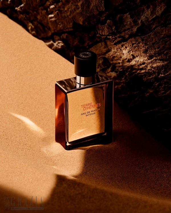 爱马仕大地馥郁香水Terre d'Hermès Eau de Parfum Intense - 100ml - 3 © Jack Davison.jpg