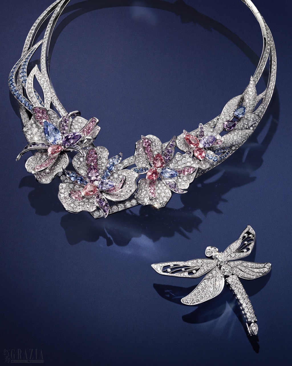 18_JEWELS BY NATURE 绿野芳踪高定珠宝套系Fairy Iris鸢蓝主题项链、胸针大.jpeg