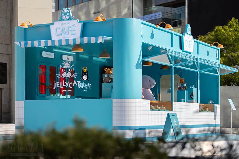 19-Jellycat CAFÉ上海限时体验店户外展示区.png