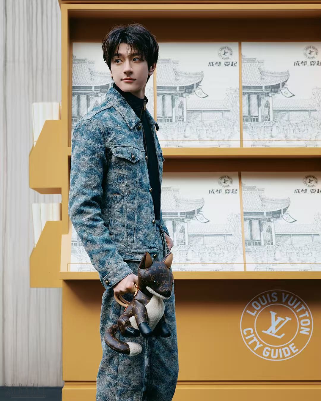 LIN YI-1.jpg