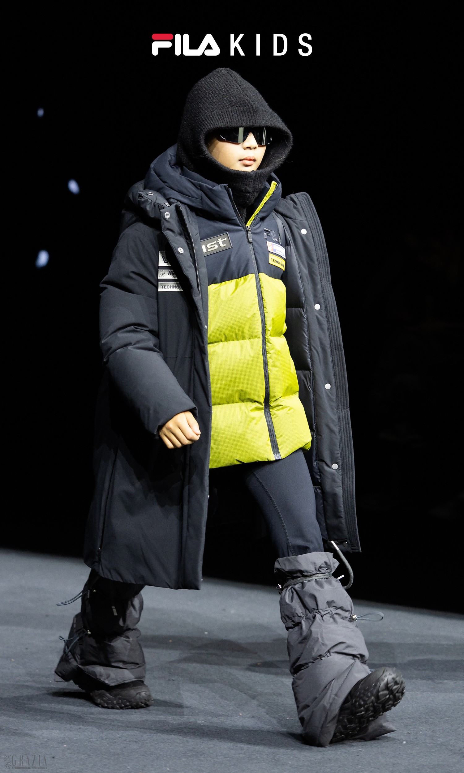 enekx20251023174429.png 图17 钻石绒走秀搭配长款.png