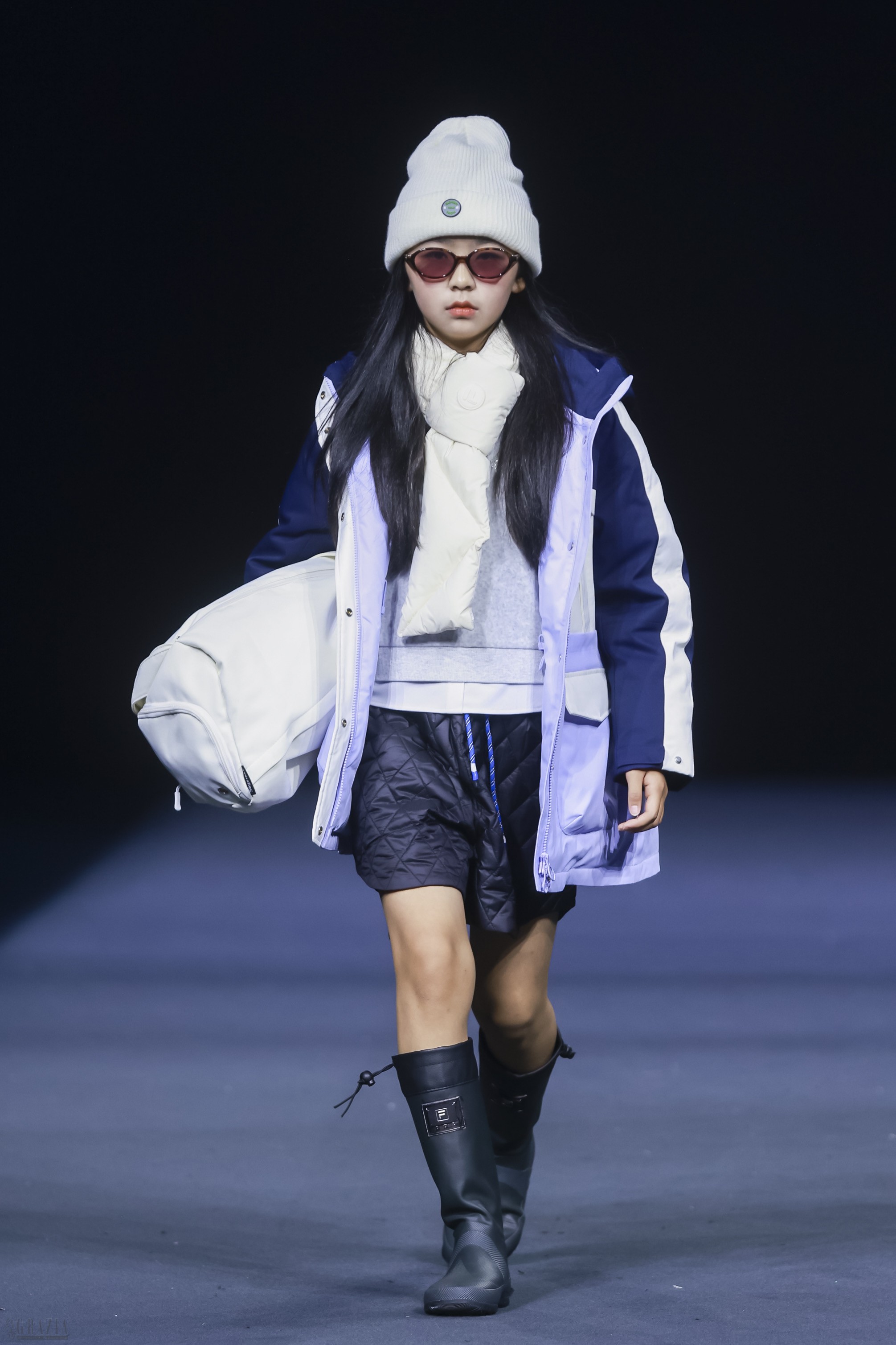 pqhum20251023174128.jpg 图9 白钻模特图女款.jpg