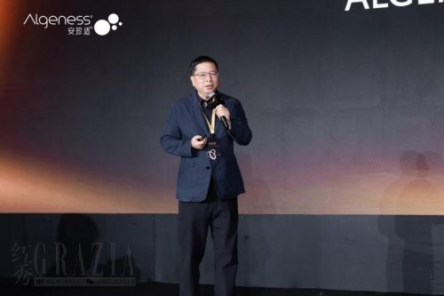 lelca20251030215045.jpg 3.jpg