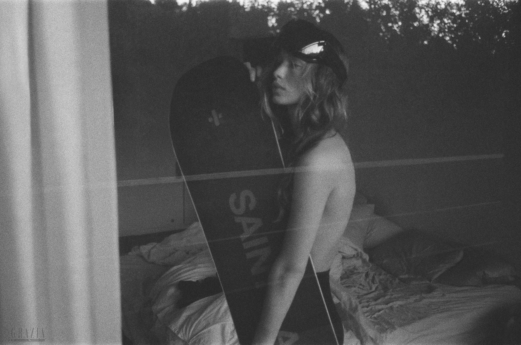 SAINT LAURENT RIVE DROITE_SNOW_EDITION_09_HR.jpg