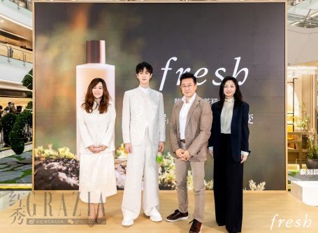 eymnx20260128131142.jpg 高层及代言人合照.jpg