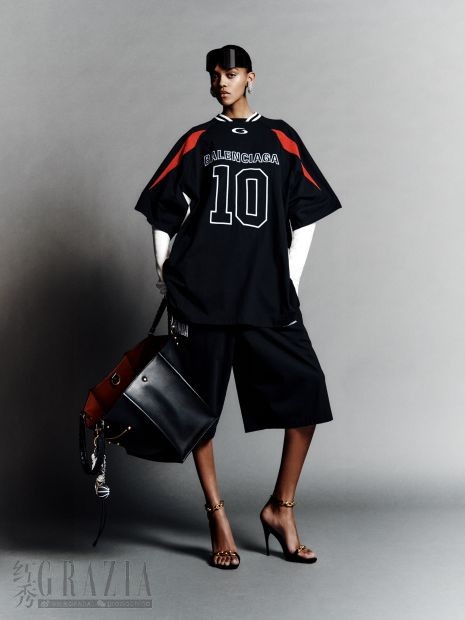 BALENCIAGA FALL 26 LOOK 48 BEBE.jpg