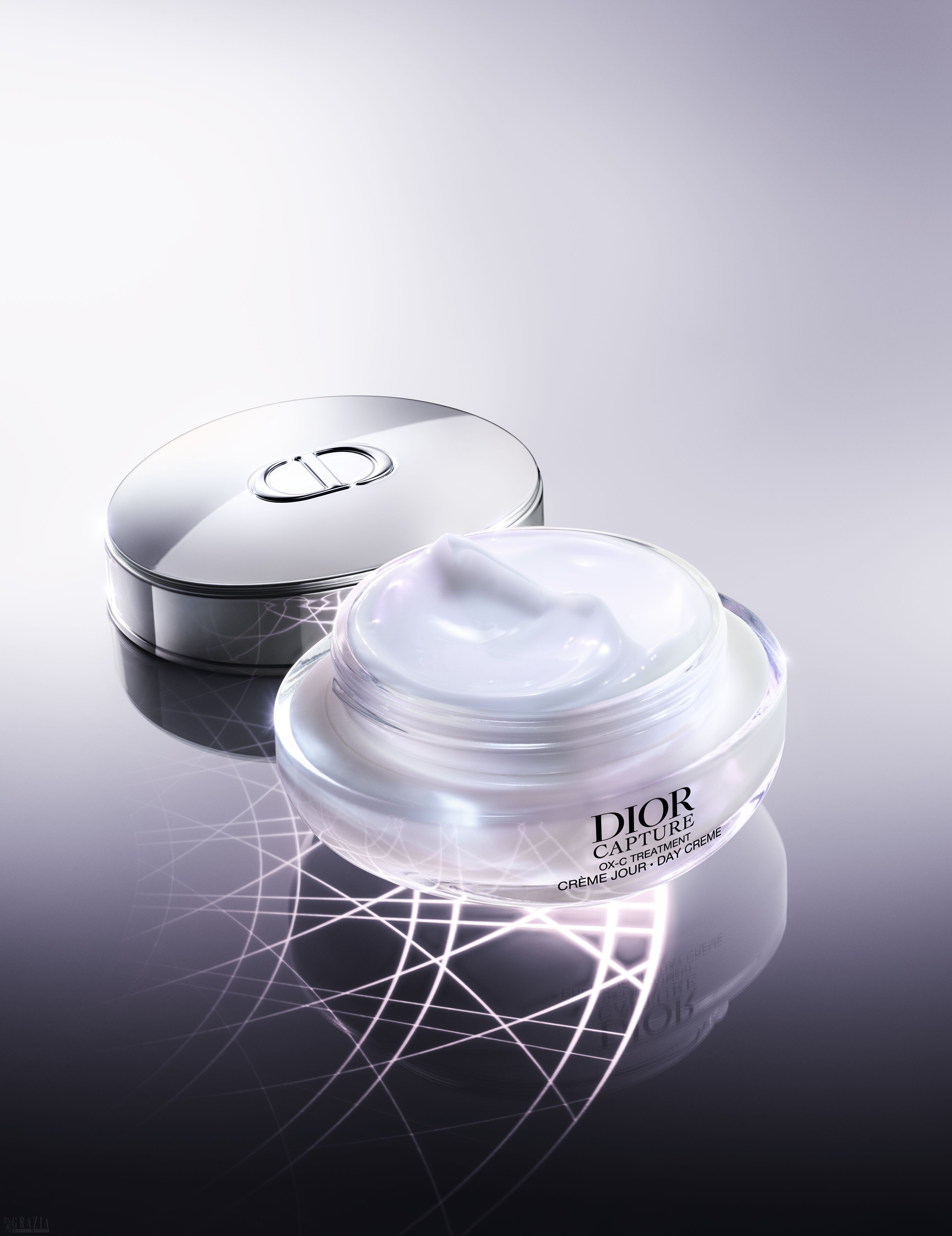 S674 CAPTURE CREMES 26 P09C SOLO DAY CREME OUVERTE_V03_SW_F39.jpg