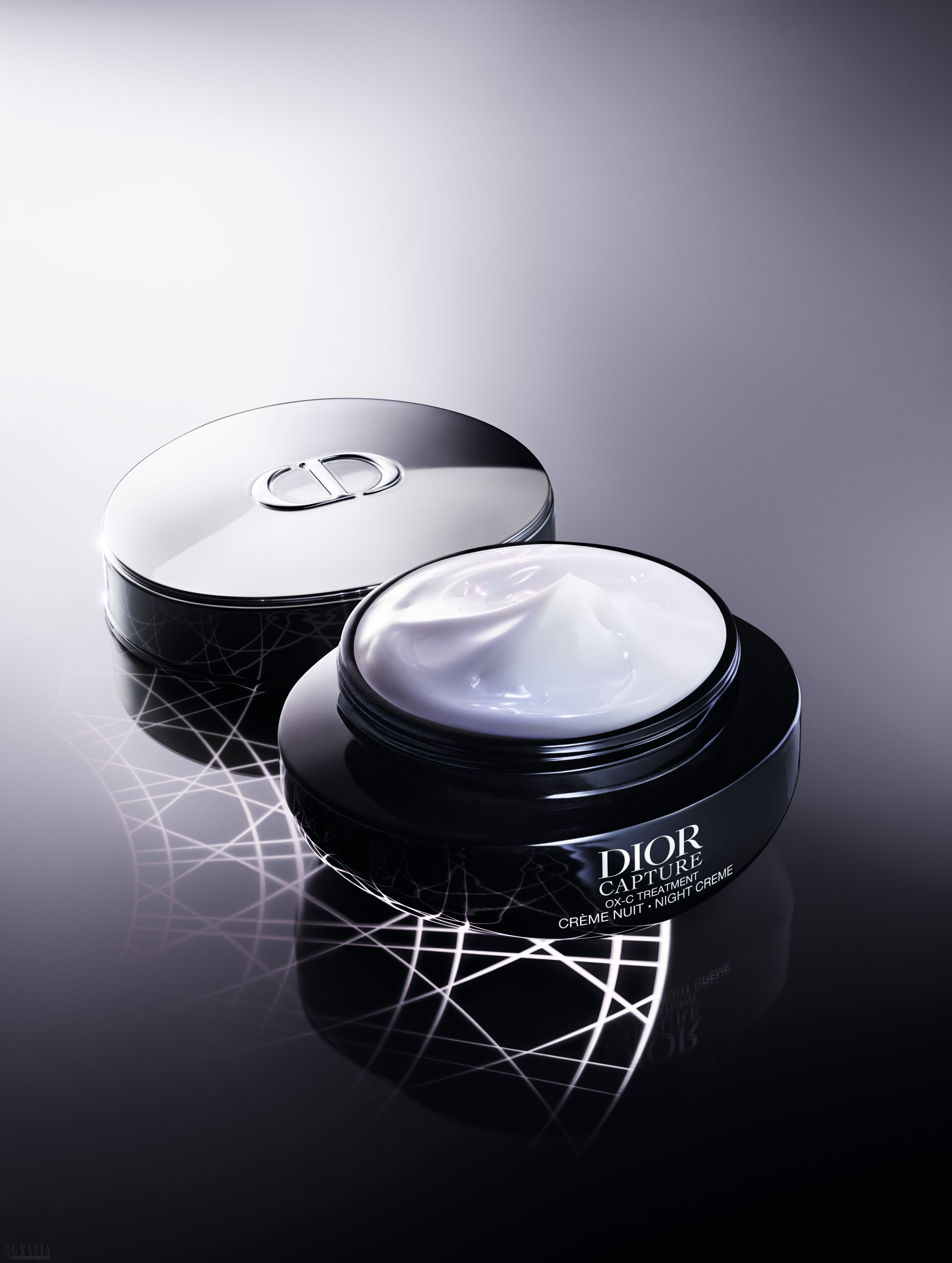 S674 CAPTURE CREMES 26 P08D SOLO NIGHT CREME OUVERTE_V04_SW_F39.jpg