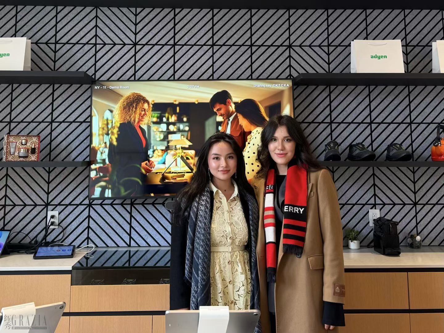 ooemz20260225104525.jpg 工作照03.jpg