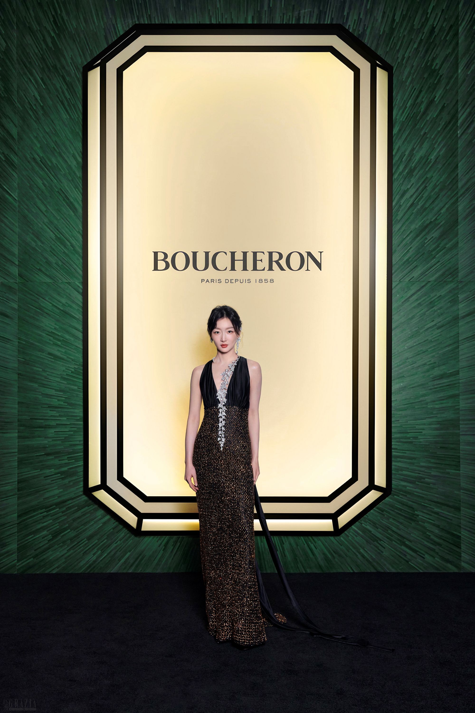 全球品牌代言人周冬雨佩戴Boucheron宝诗龙Histoire de Style, Nom：Boucheron Prénom：Frédéric高级珠宝系列The Untamed项链和耳环出席活动.jpg