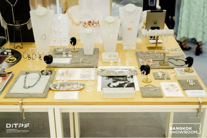 yqeno20260327225323.jpg tg16.jpg