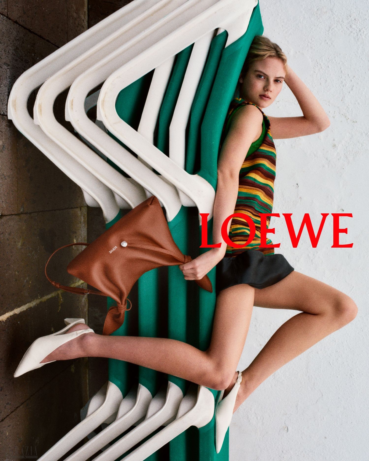 LOEWE FW26 PRECOLLECTION CAMPAIGN ISLA JOHNSTON 2.jpg