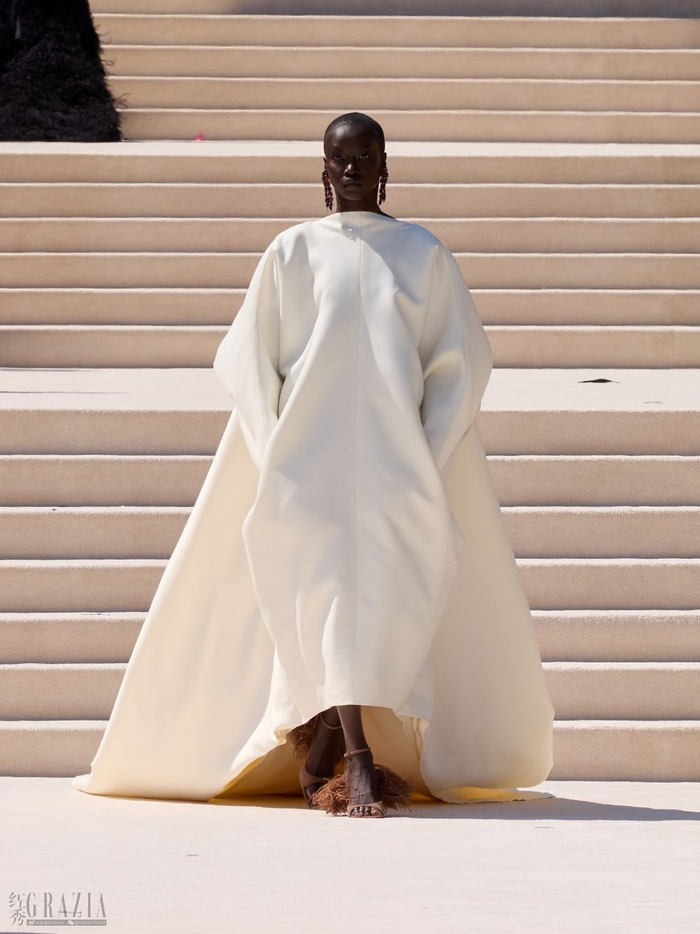 LOOK52_A_FRONT_3046.jpg