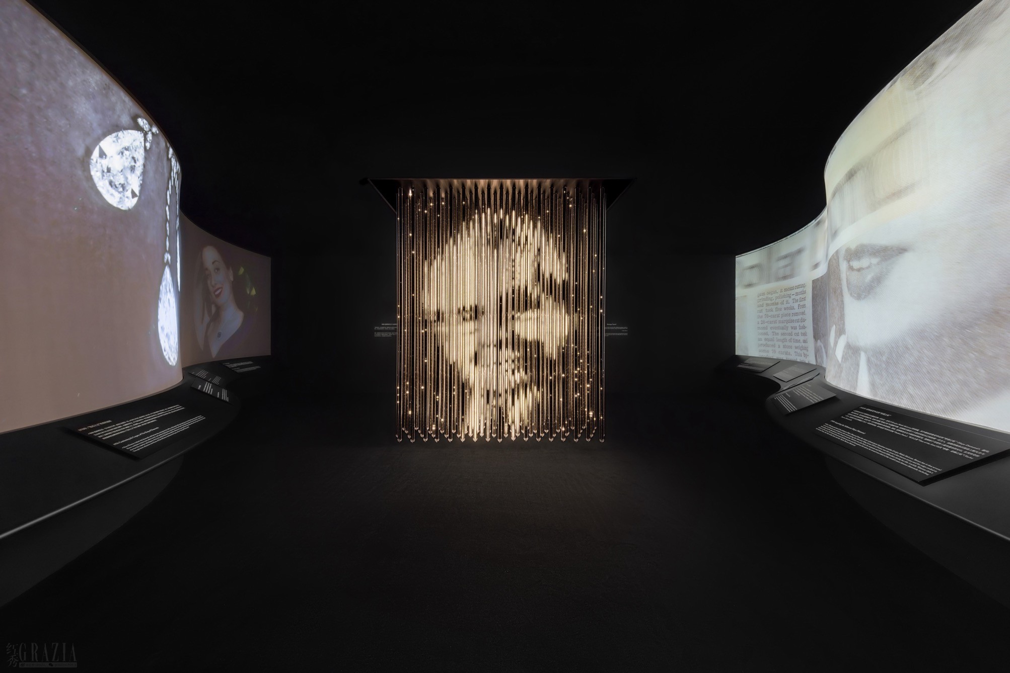 01. “传奇时光”展厅.jpg