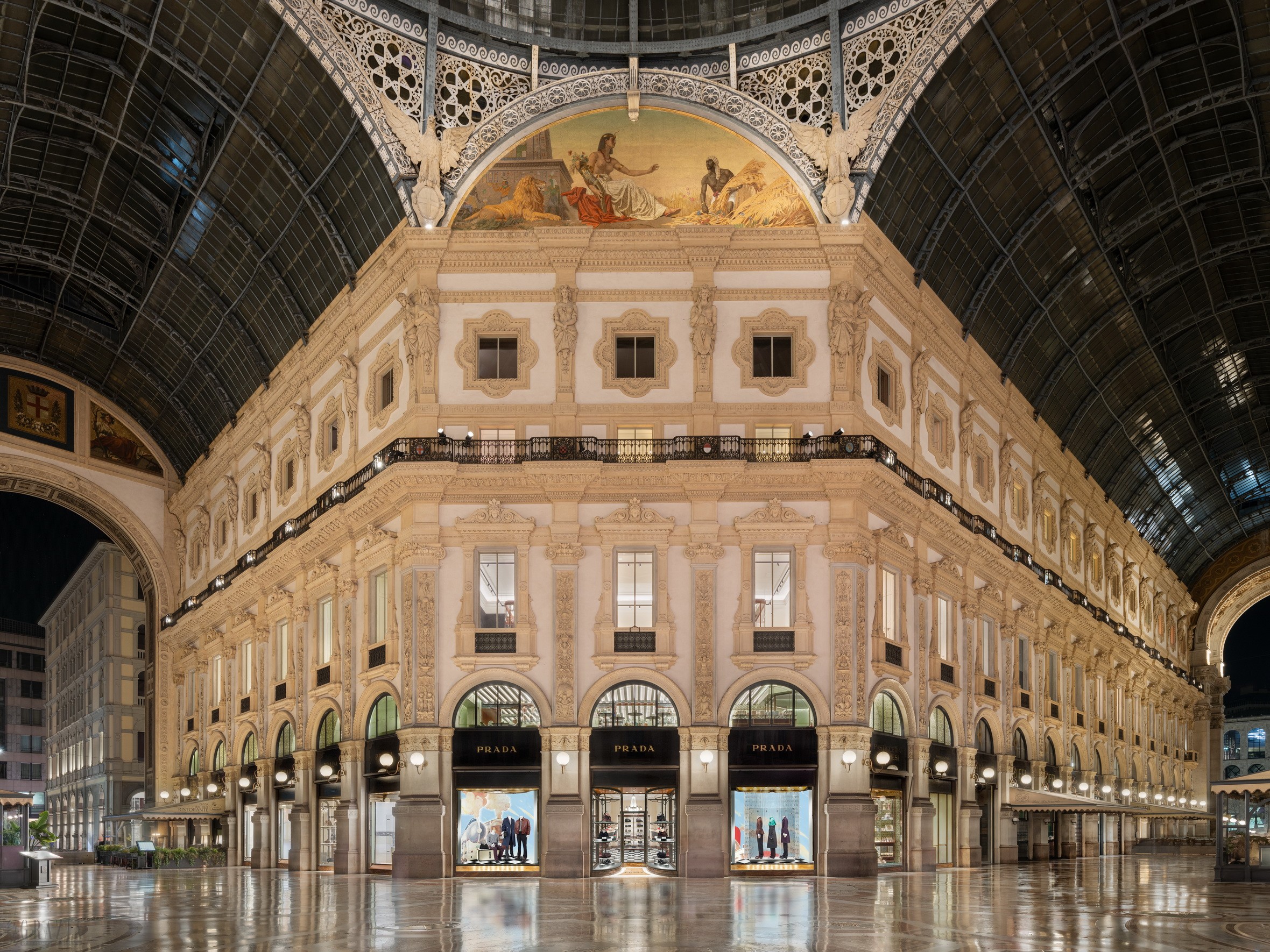 Prada Uomo_Prada Galleria Vittorio Emanuele II.jpg