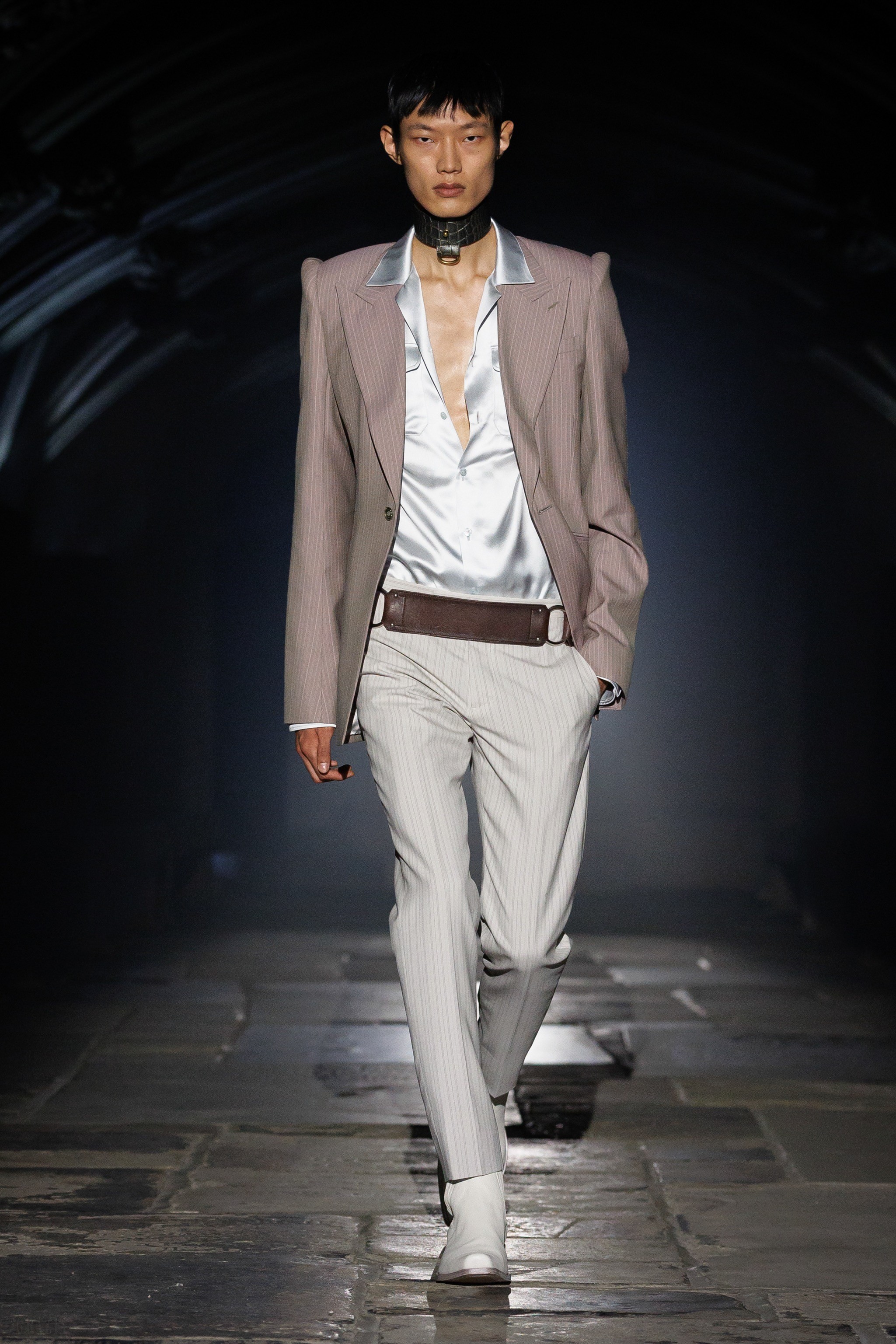 McQueen_SS27_Press_Look_03.JPG