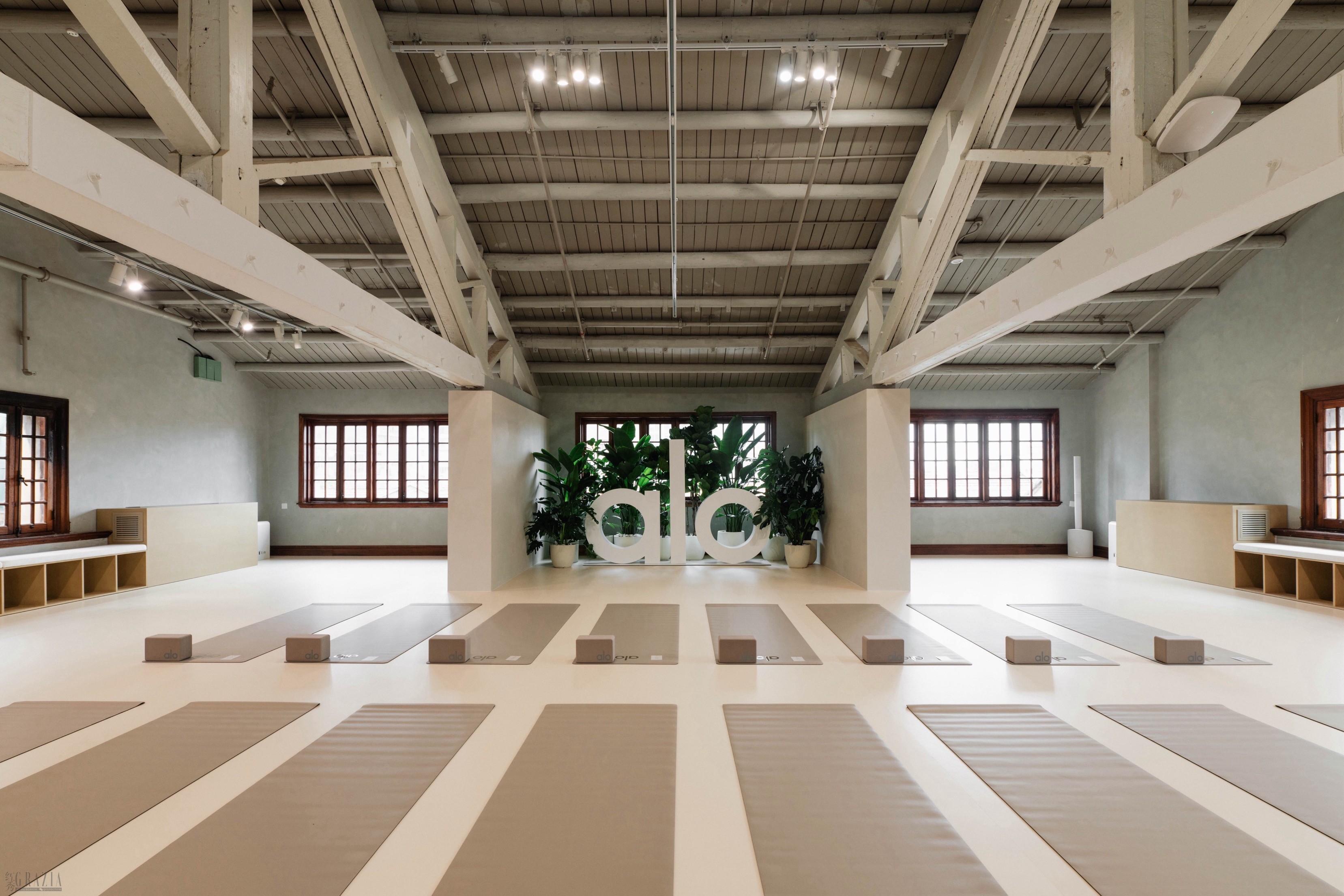 ALO ZY POP-UP STORE-9.jpg
