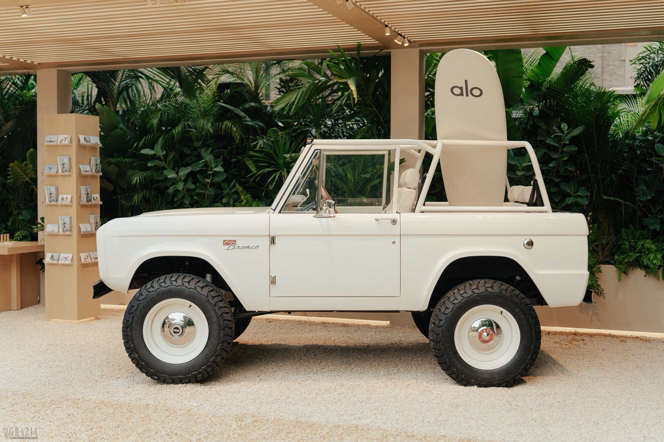 ALO ZY POP-UP STORE-4.jpg