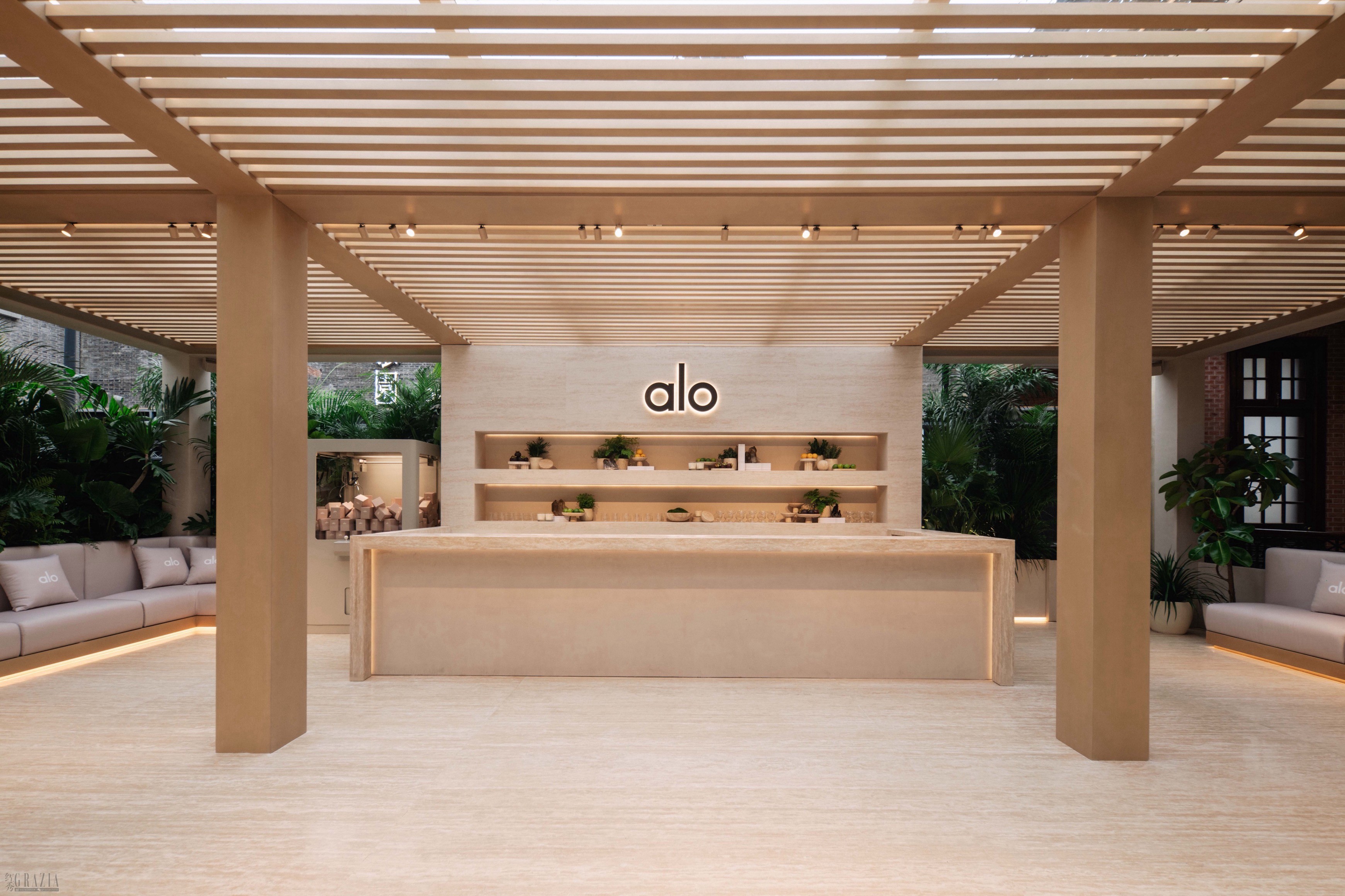 ALO ZY POP-UP STORE-5.jpg