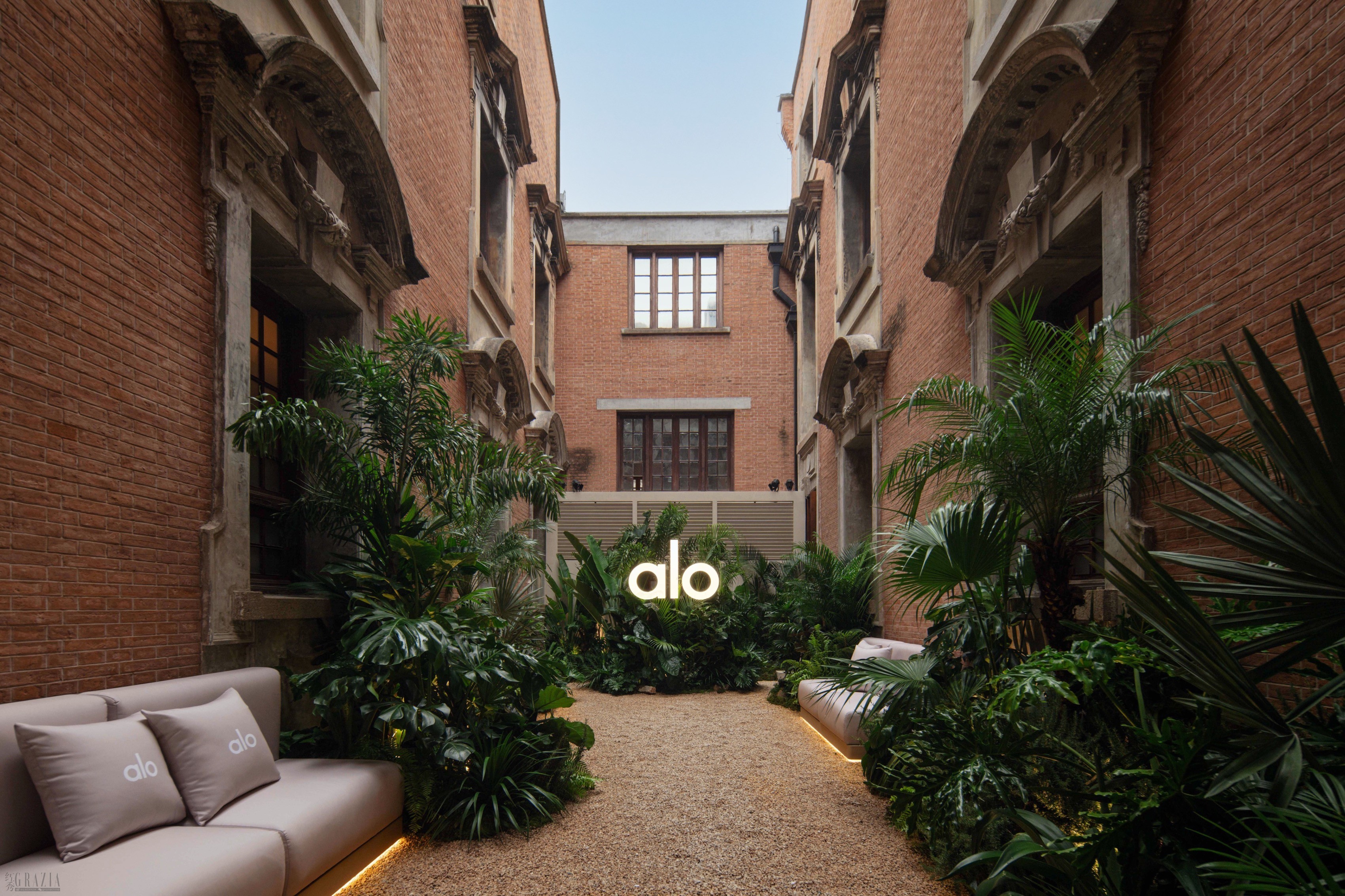 ALO ZY POP-UP STORE-3.jpg