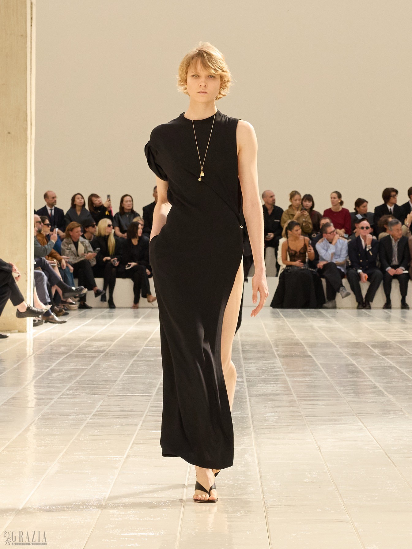 BALENCIAGA SUMMER 27 COLLECTION LOOK 69 SEN_副本.jpg