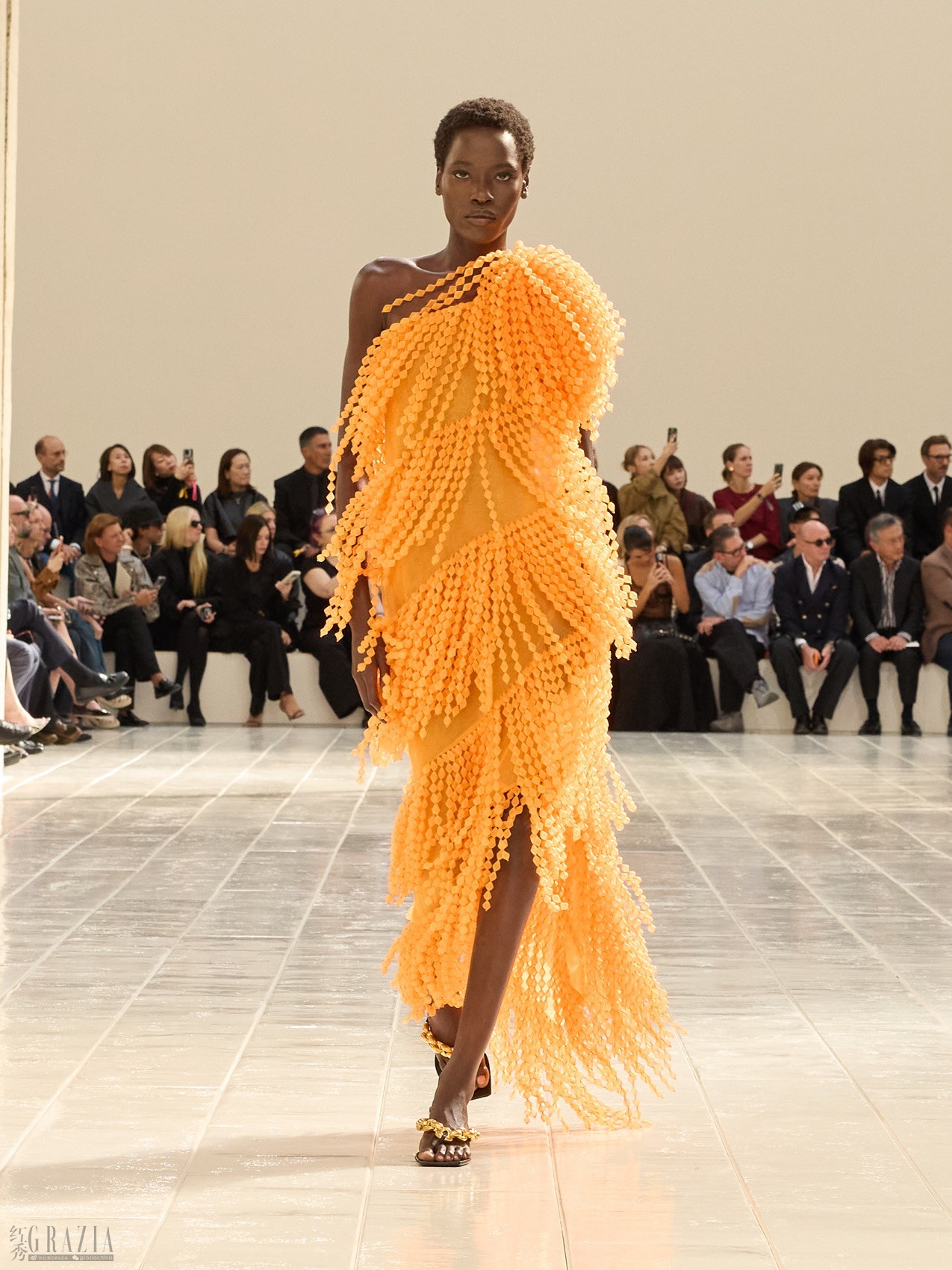 BALENCIAGA SUMMER 27 COLLECTION LOOK 68 AWAR_副本.jpg