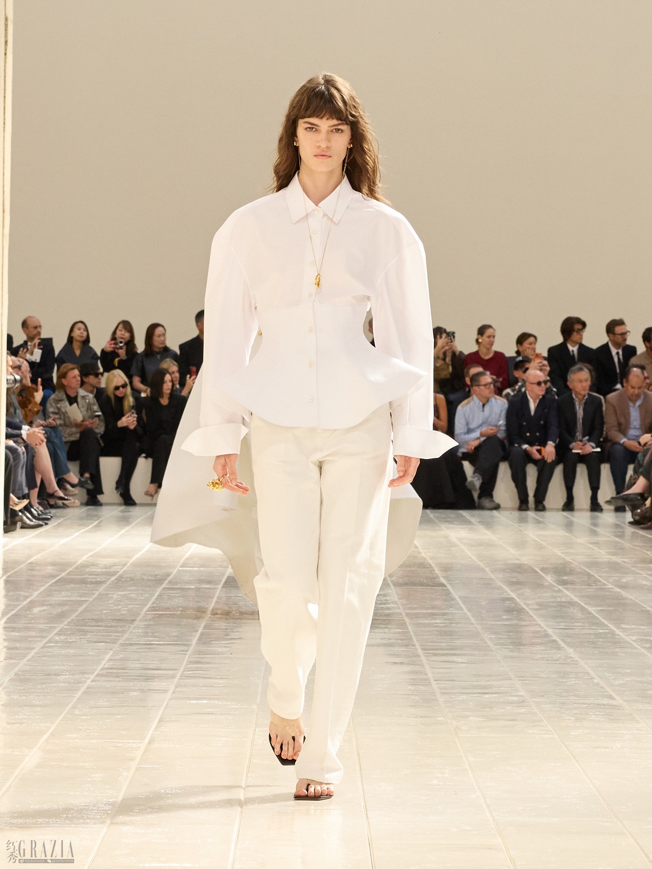 BALENCIAGA SUMMER 27 COLLECTION LOOK 1 ALAINA_副本.jpg