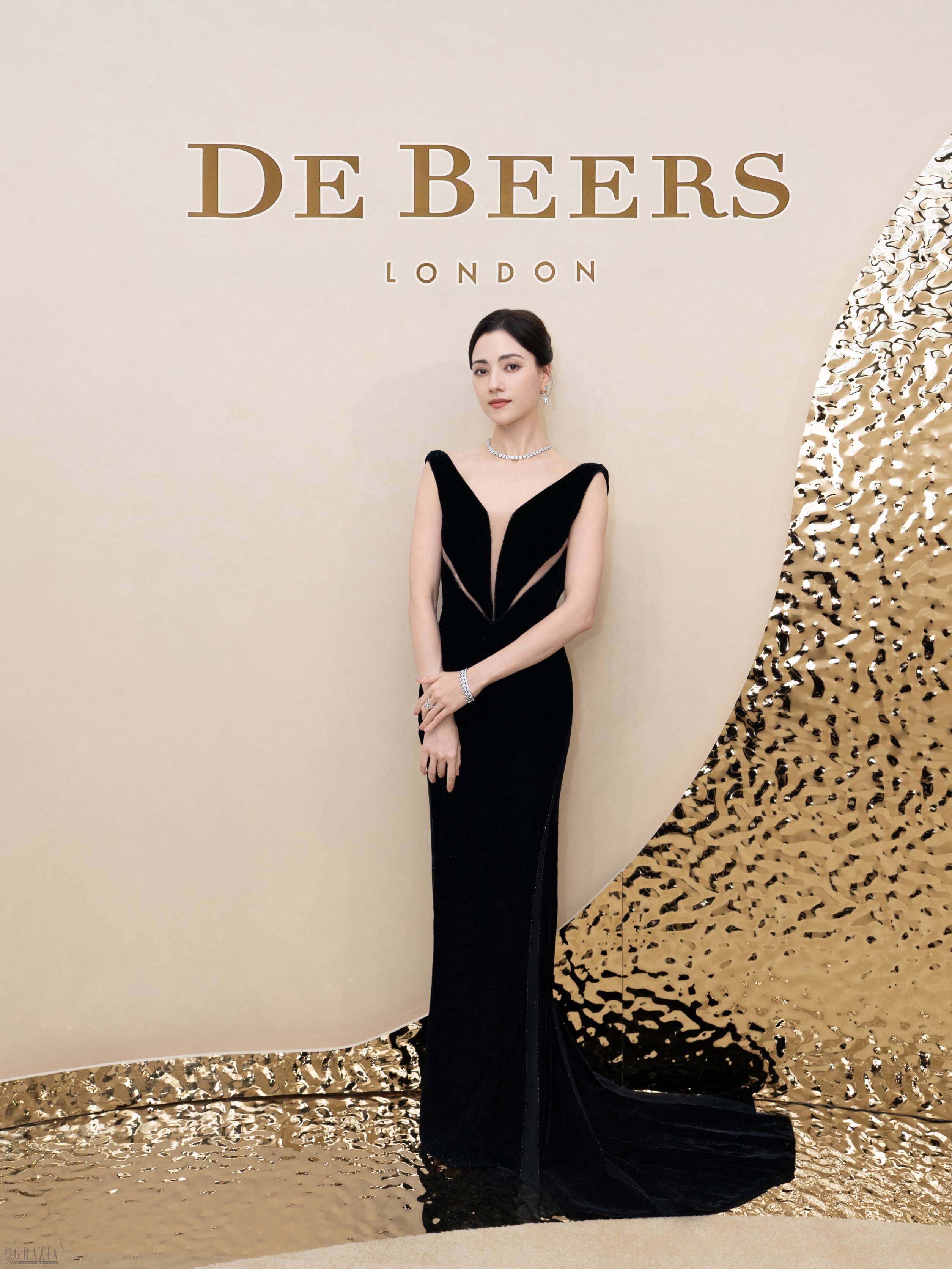 演员娜然闪耀亮相 Vibrations by De Beers London 高级珠宝展（5）.jpg