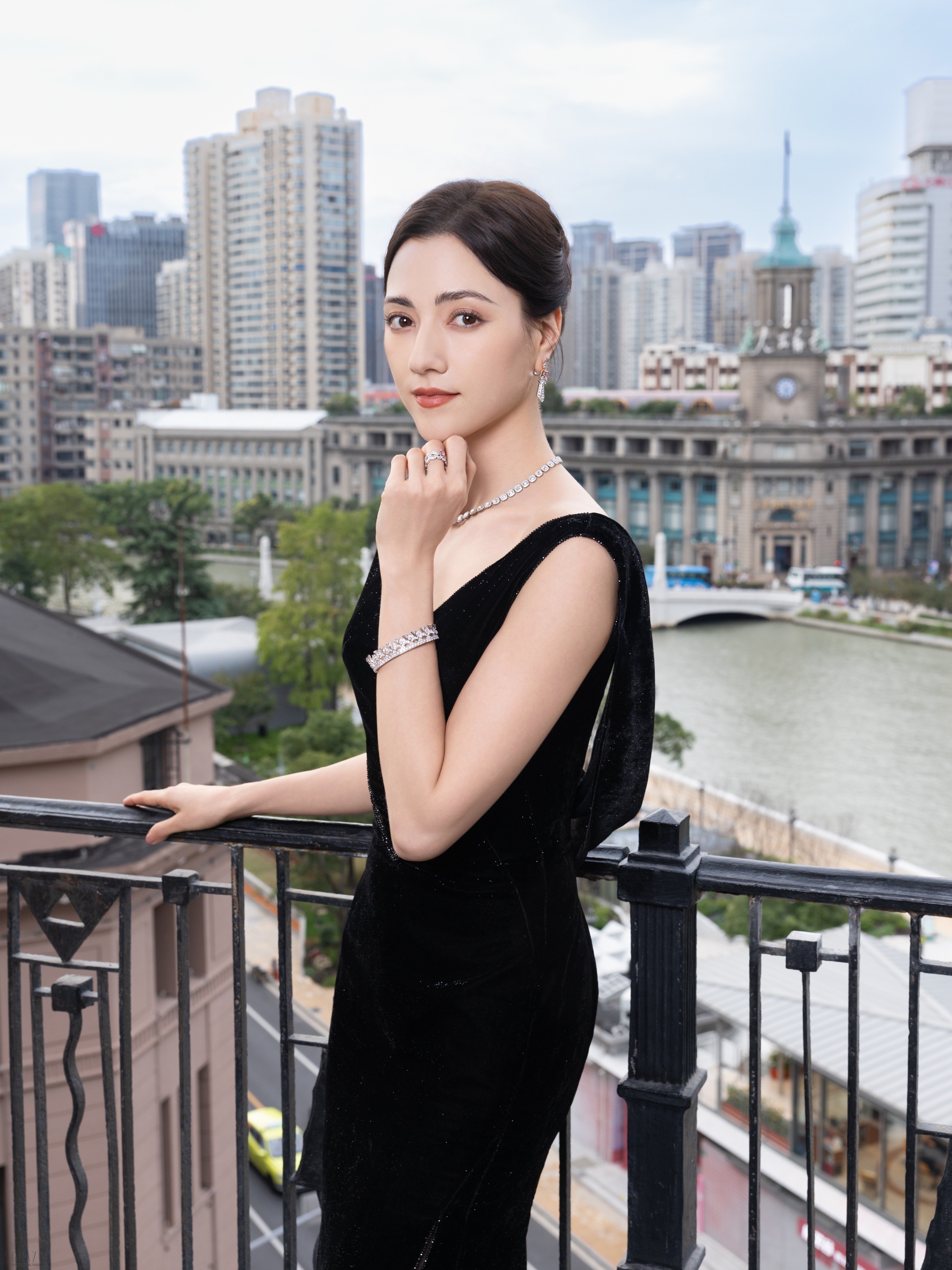 演员娜然闪耀亮相 Vibrations by De Beers London 高级珠宝展（1）.jpg