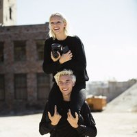 幸运蓝和姐姐一起拍摄了Calvin Klein Jeans的最新系列 Black Series广告大片！