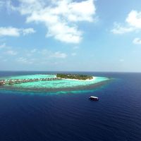 这家酒店有马尔代夫最大的无边际泳池和壮观的珊瑚礁！