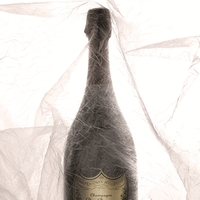 一瓶被誉为21世纪第一个黄金十年里的惊世巨作的香槟