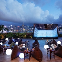 香港半岛酒店推出「星光下电影之夜」 户外电影欣赏崭新体验