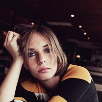 AllSaints 携手 Maya Hawke 呈现2017 春夏 以风格形象影片取代纽约时装周