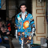 MOSCHINO 2017秋冬男装与早秋女装系列——反乌托邦与希望间的激烈碰撞 