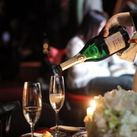 6月来上海半岛酒店首届香槟嘉年华，喝定制美酒！