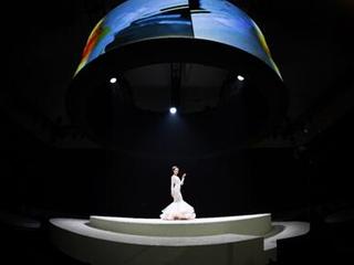  德国施华蔻120周年盛典幕后英雄：传奇造型师Herman Law 